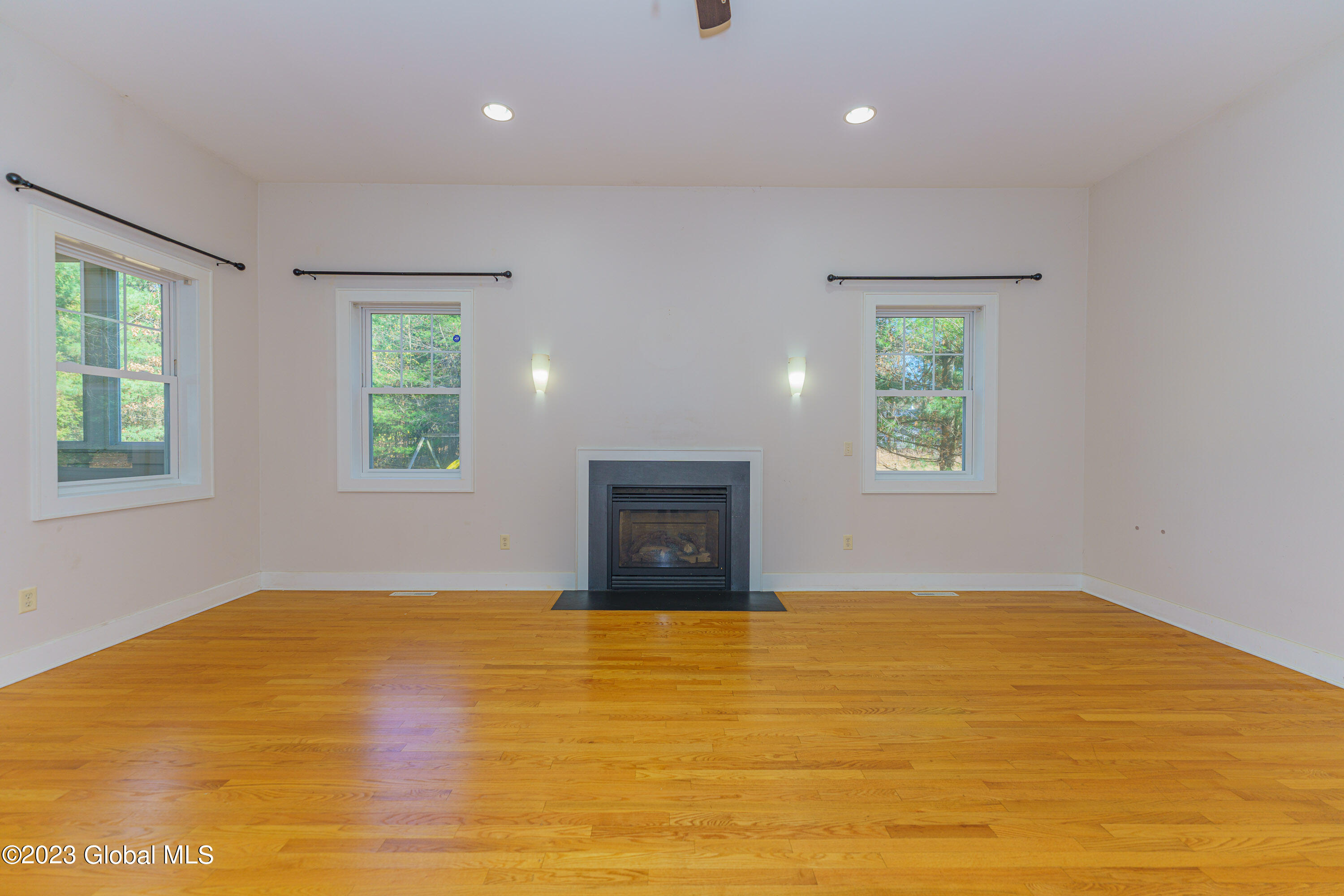 436 Northern Pines Road Wilton, NY 12831 - Photo 7 of 48 2 Livingroom 3