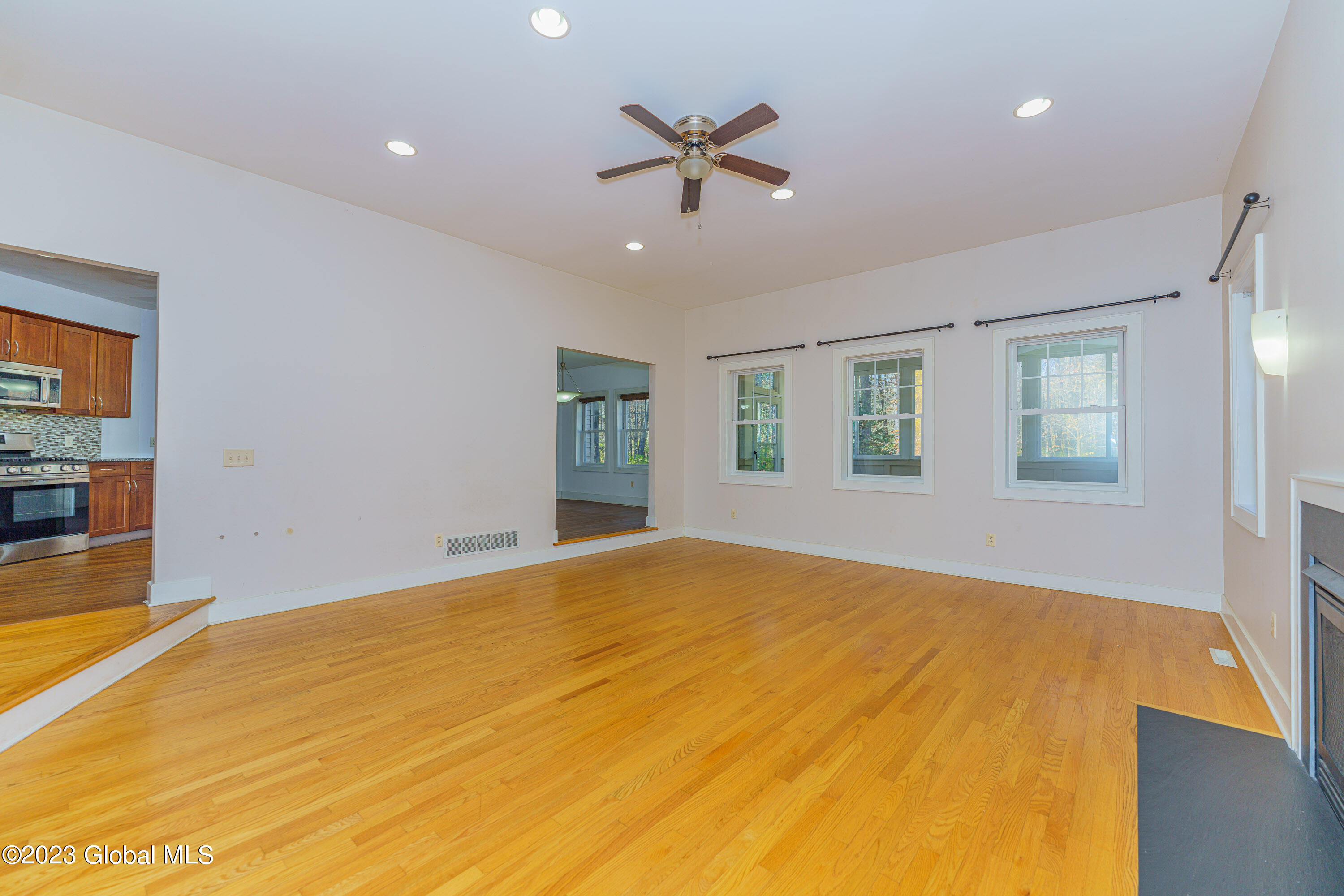 436 Northern Pines Road Wilton, NY 12831 - Photo 8 of 48 2 Livingroom 4