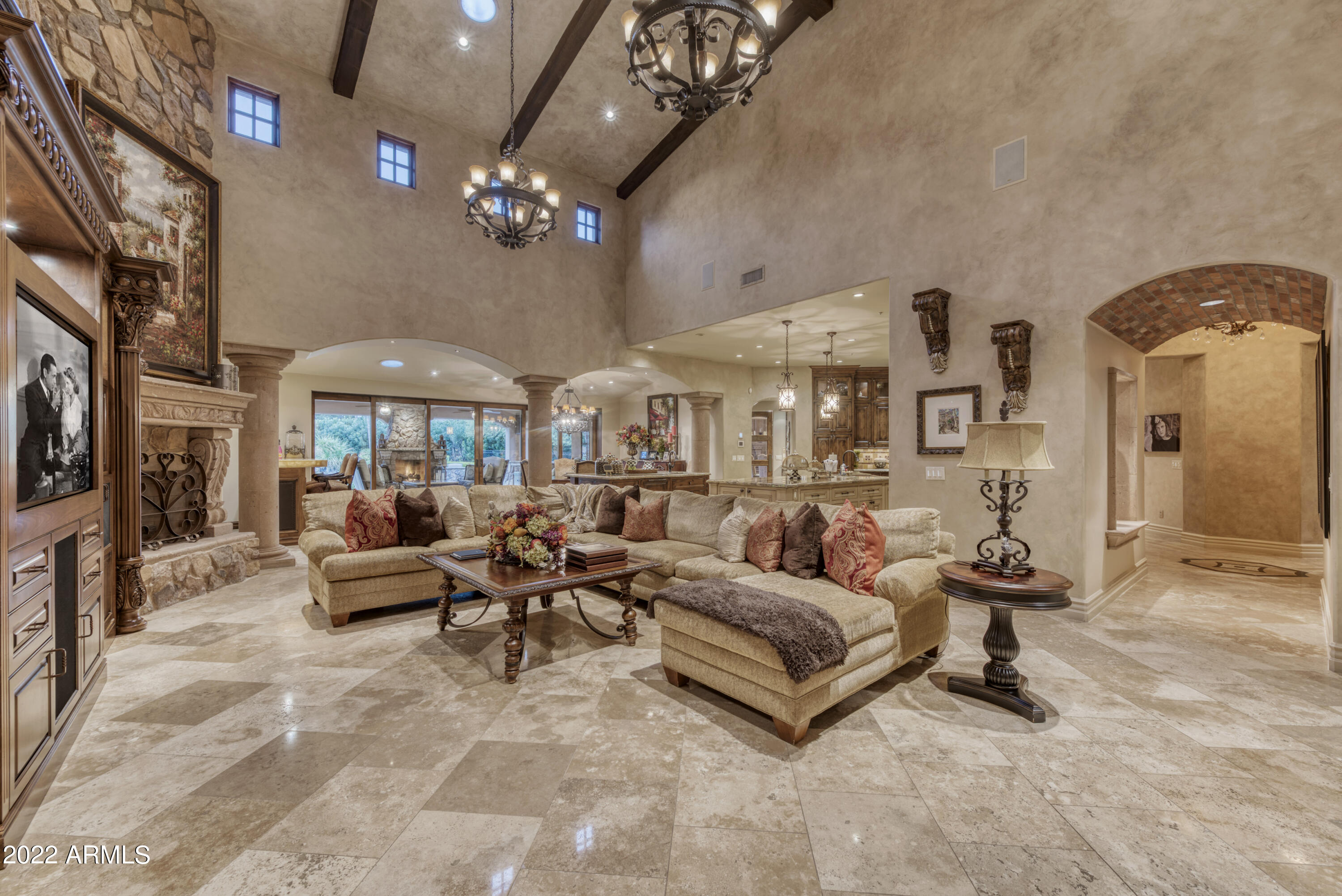 6683 East Judson Road Paradise Valley, AZ 85253 - Photo 11 of 78 013_Great Room - Copy (2)