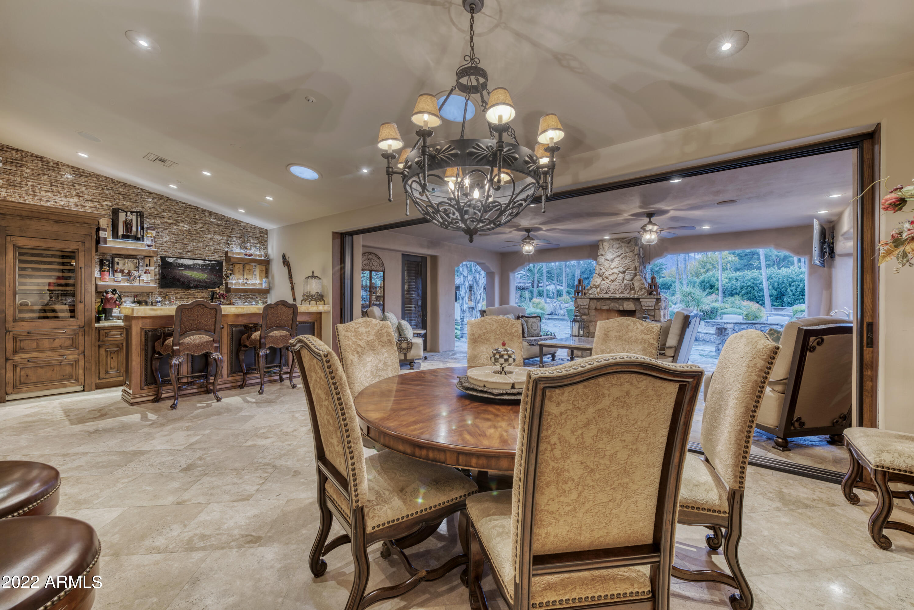 6683 East Judson Road Paradise Valley, AZ 85253 - Photo 30 of 78 030_Casual Dining