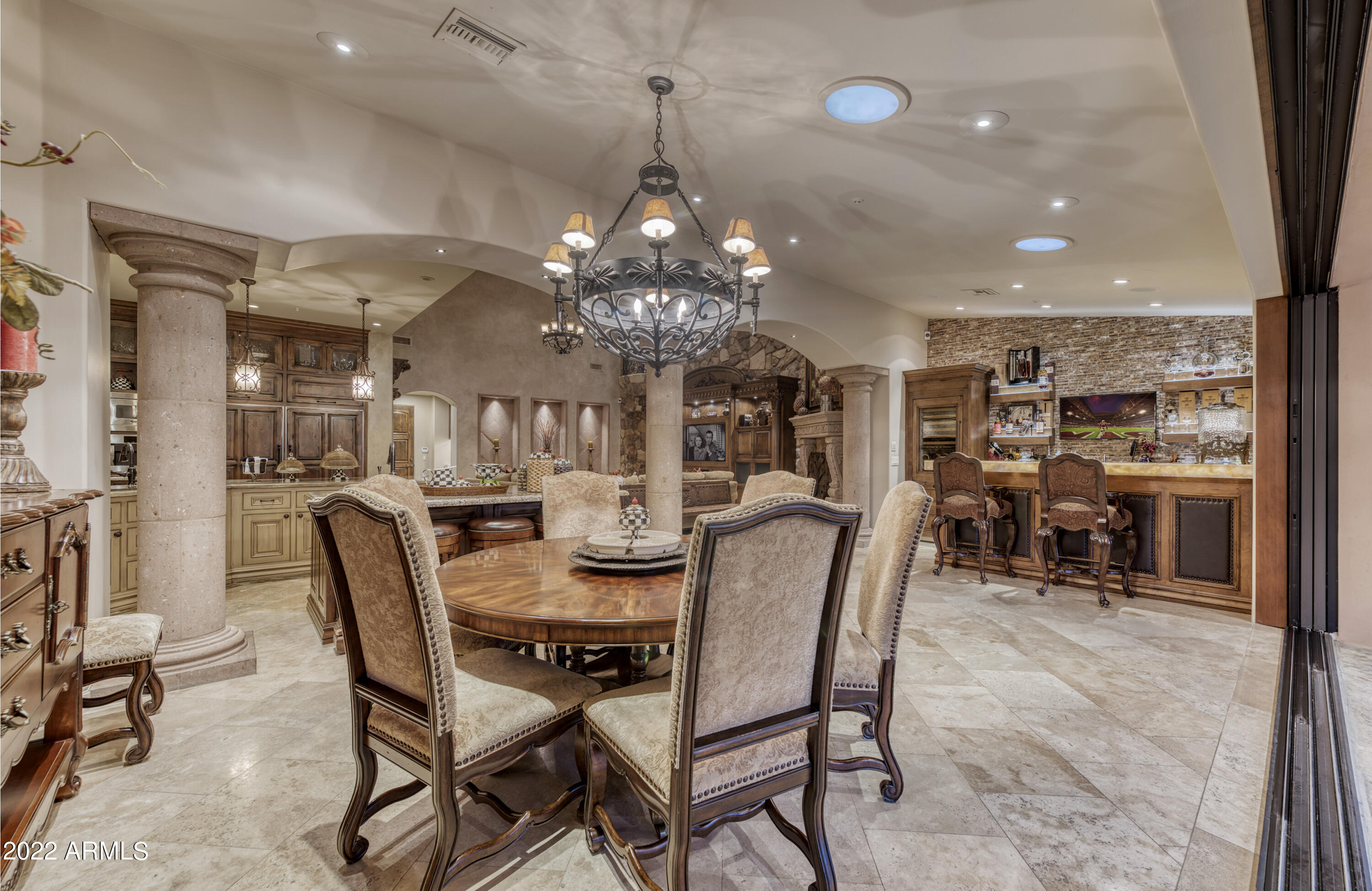 6683 East Judson Road Paradise Valley, AZ 85253 - Photo 32 of 78 032_Casual Dining ~ Great Room