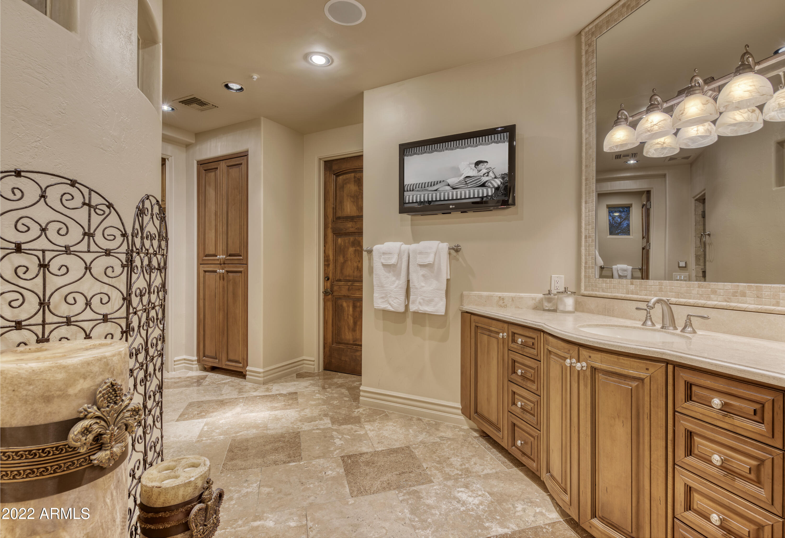 6683 East Judson Road Paradise Valley, AZ 85253 - Photo 44 of 78 040_Master Bathroom