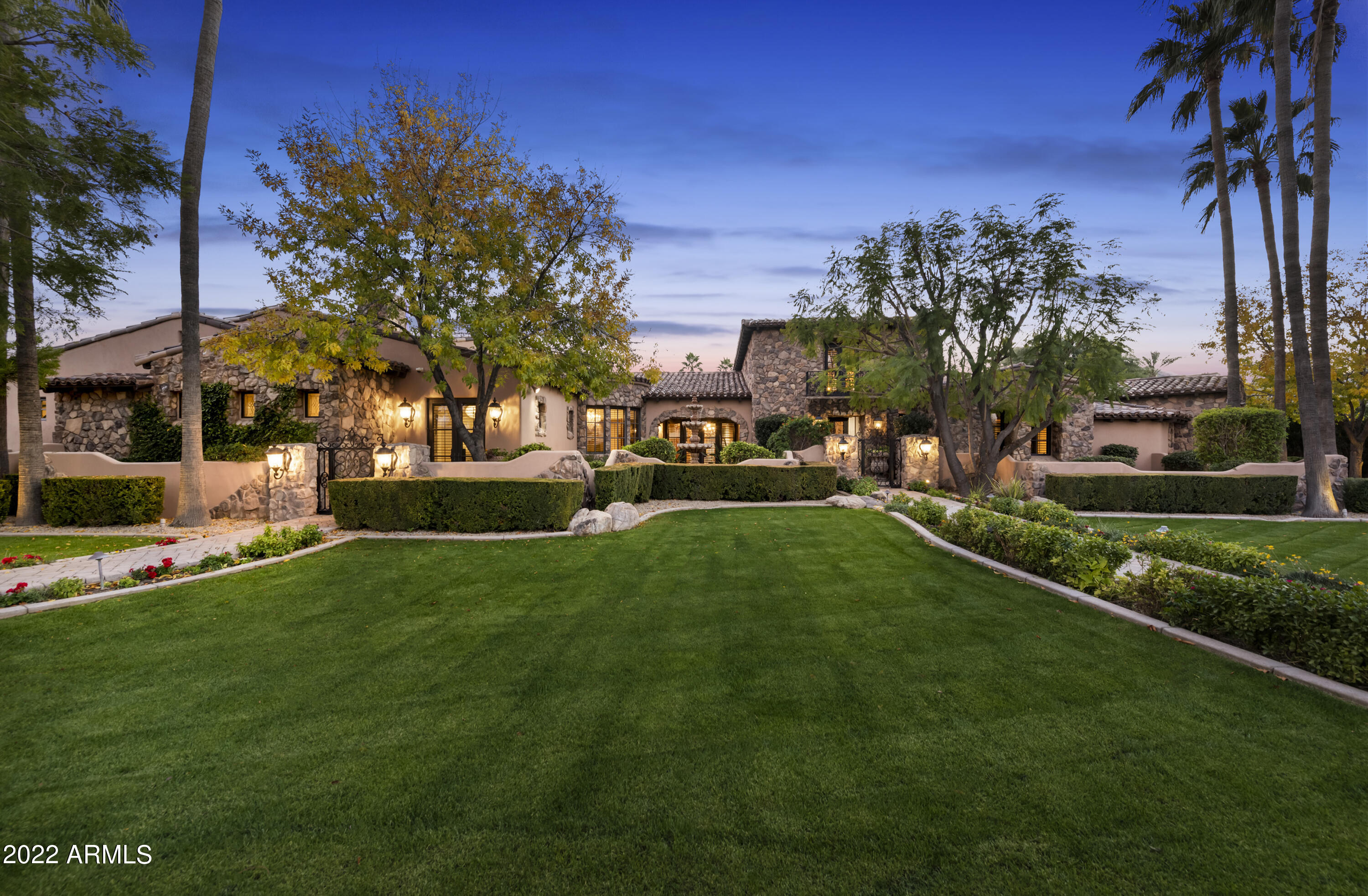 6683 East Judson Road Paradise Valley, AZ 85253 - Photo 75 of 78 004_Front View at Sunset - Copy - Copy
