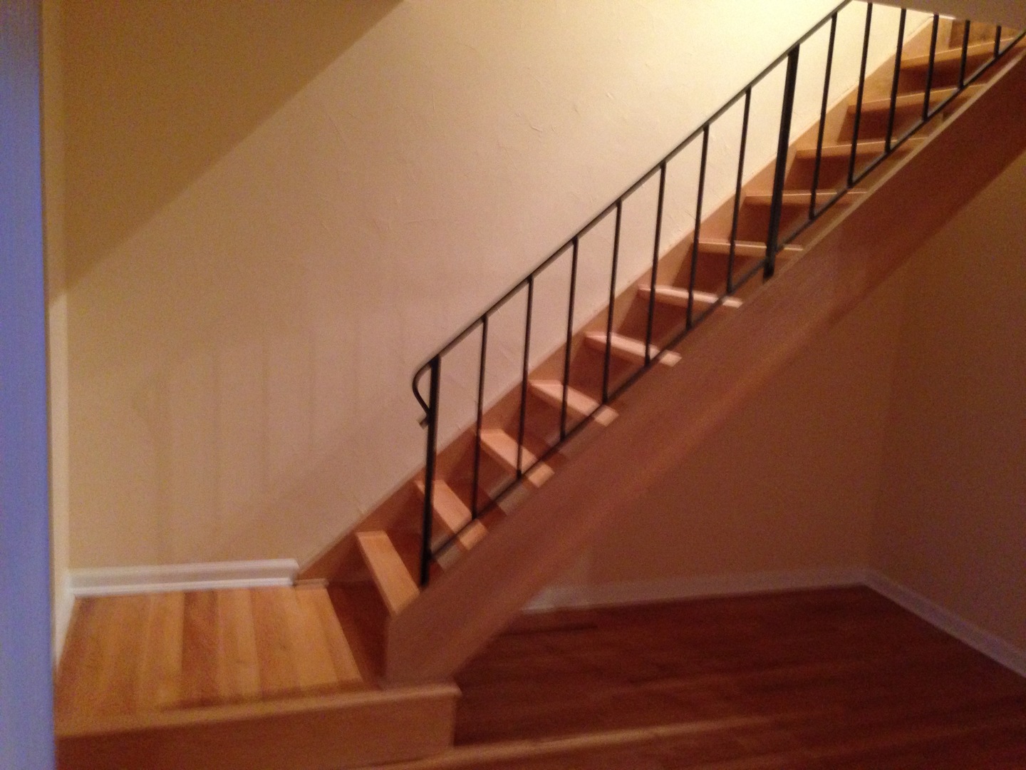 672 Cleo Court Wheeling, IL 60090 - Photo 10 of 20 a view of entryway with wooden floor
