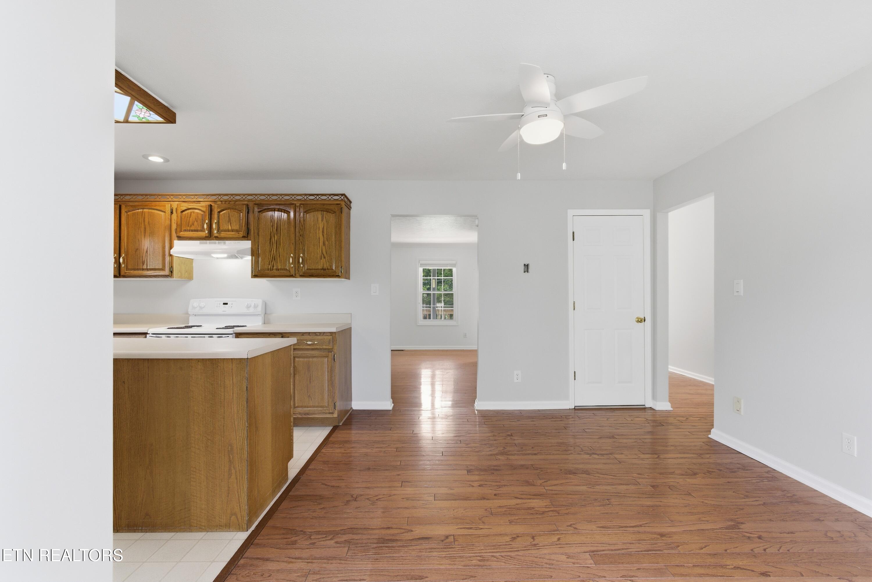 135 Rebel Road Harriman, TN 37748 - Photo 11 of 57 476W0955