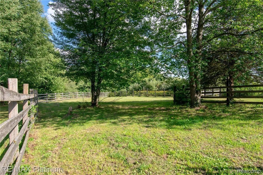 12214 Foley Road Fenton, MI 48430 - Photo 37 of 40 corral3.jpg