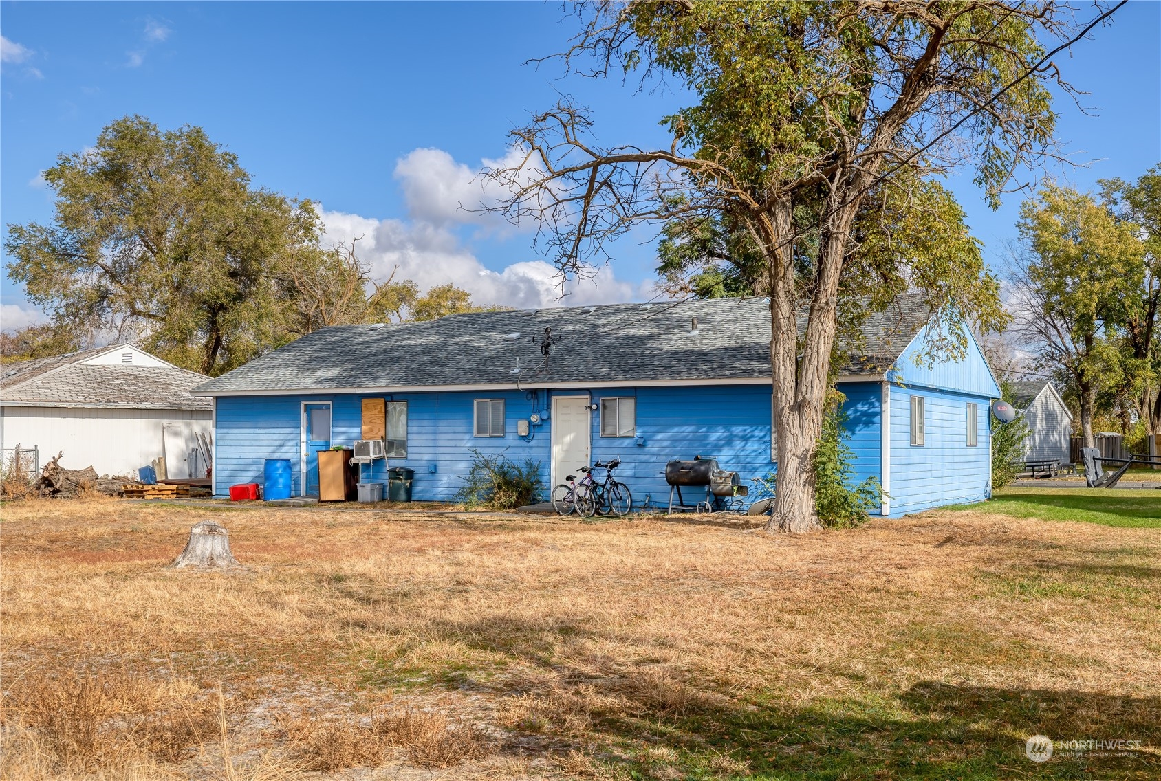 1310 Pershing Road Moses Lake, WA 98837 - Photo 3 of 17 Gallery Image 3
