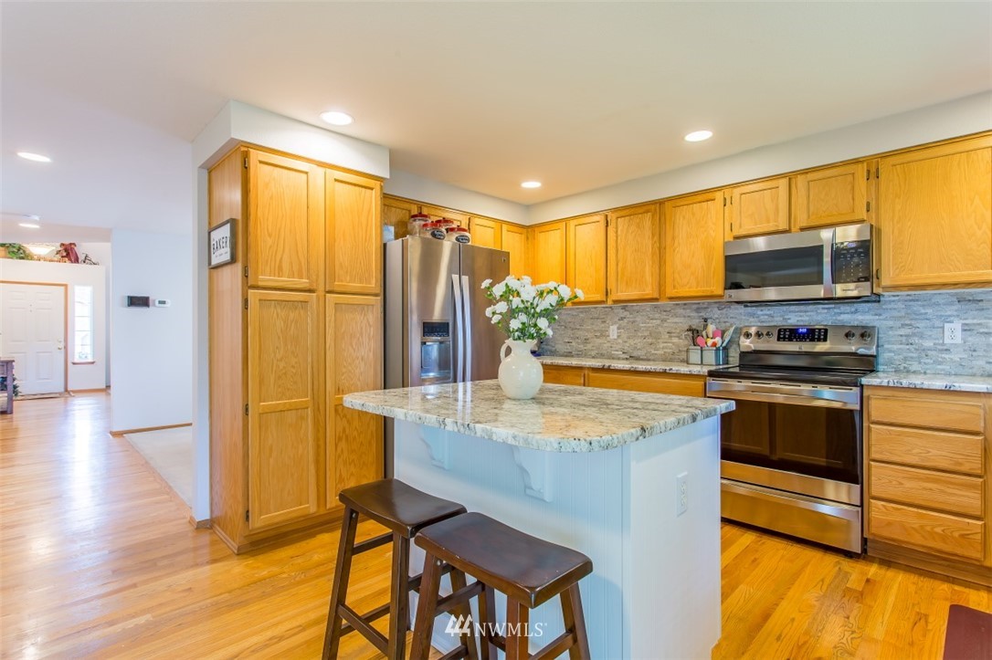 14216 Southeast 198th Street Renton, WA 98058 - Photo 8 of 24 Gallery Image 8