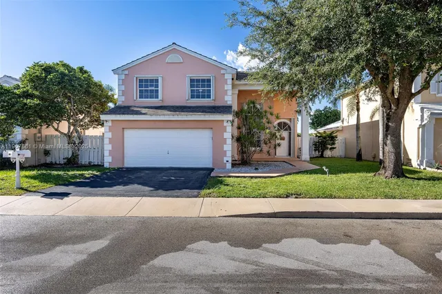 $615,000 | 13950 Oak Ridge Drive, Davie, FL 33325