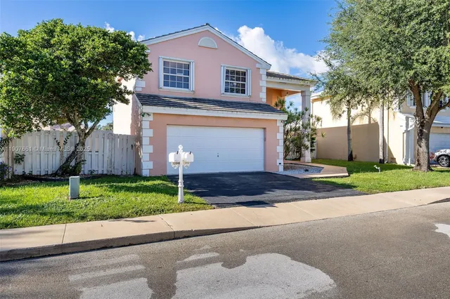 $615,000 | 13950 Oak Ridge Drive, Davie, FL 33325