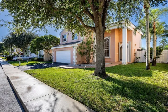$615,000 | 13950 Oak Ridge Drive, Davie, FL 33325