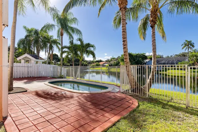 $615,000 | 13950 Oak Ridge Drive, Davie, FL 33325