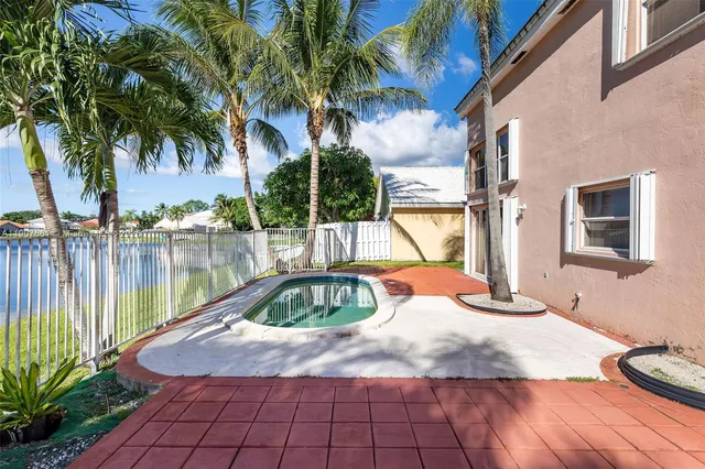 $615,000 | 13950 Oak Ridge Drive, Davie, FL 33325