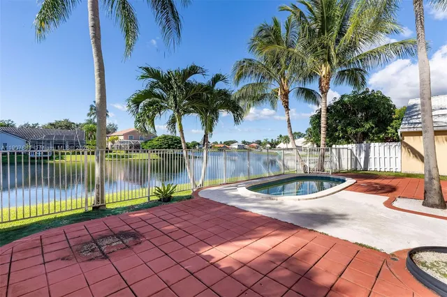 $615,000 | 13950 Oak Ridge Drive, Davie, FL 33325