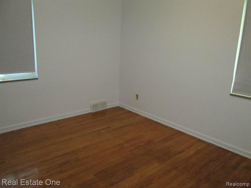 6126 Henry Ruff Road Garden City, MI 48135 - Photo 12 of 18 Bedroom with hardwood floors