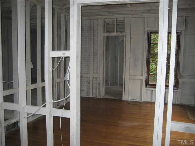 2111 White Oak Road Raleigh, NC 27608 - Photo 3 of 4