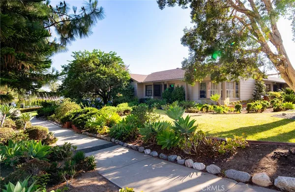 $1,399,000 | 2201 North Roosevelt Avenue, Altadena, CA 91001