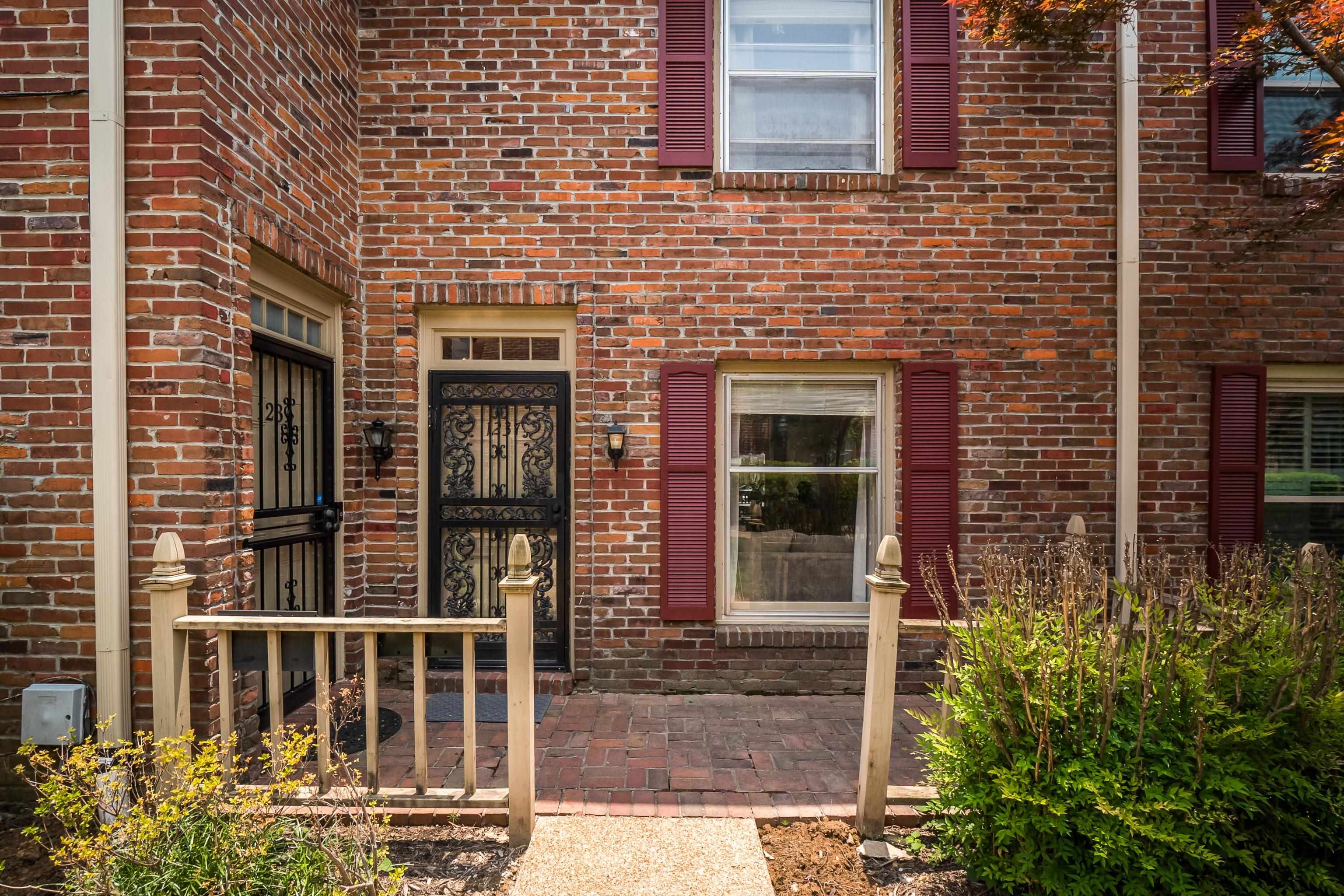 1237 Chamberlain Drive, Unit 1237 Memphis, TN 38119 - Photo 2 of 25 a view of front door of house and front door