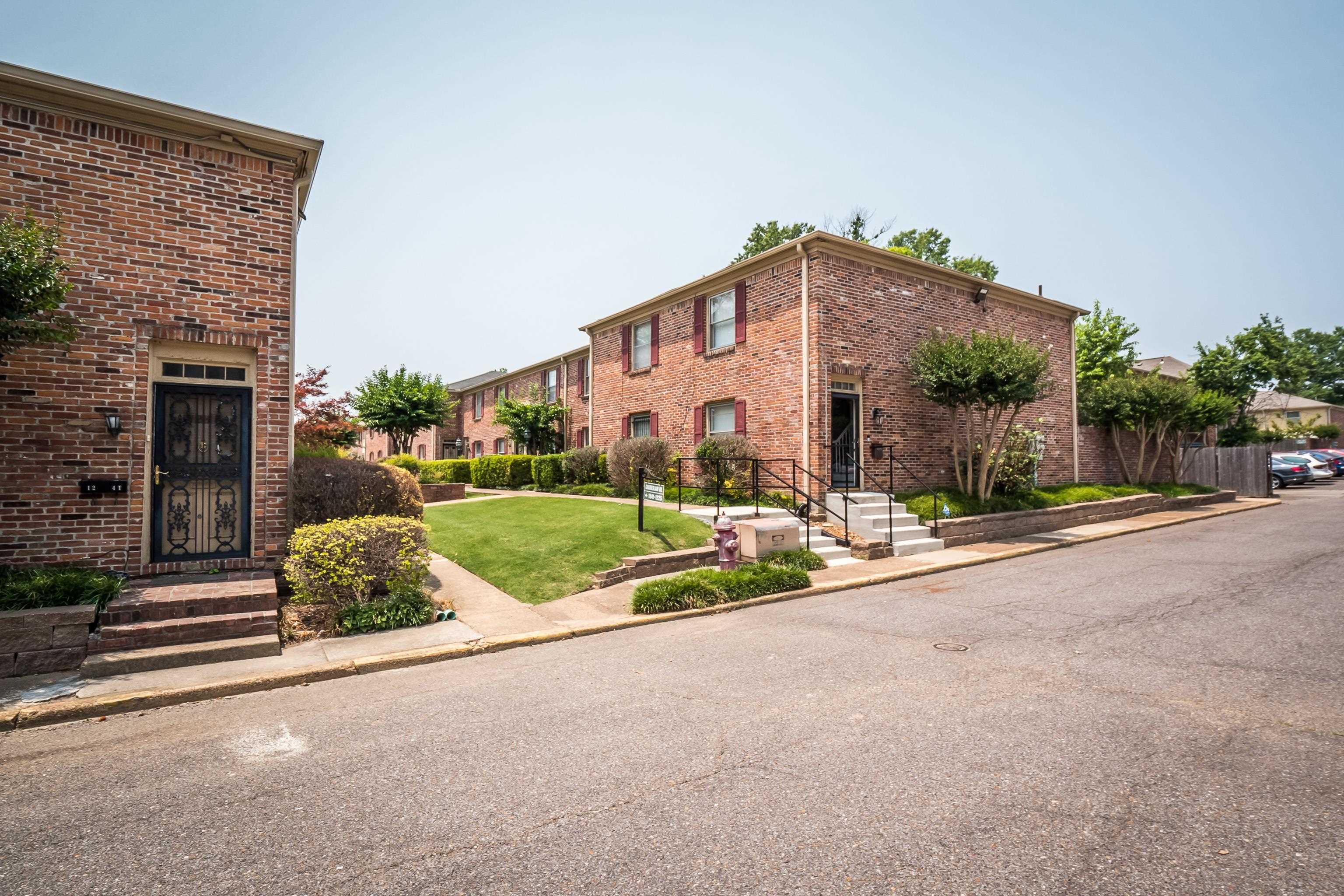 1237 Chamberlain Drive, Unit 1237 Memphis, TN 38119 - Photo 25 of 25 a house view with a garden space