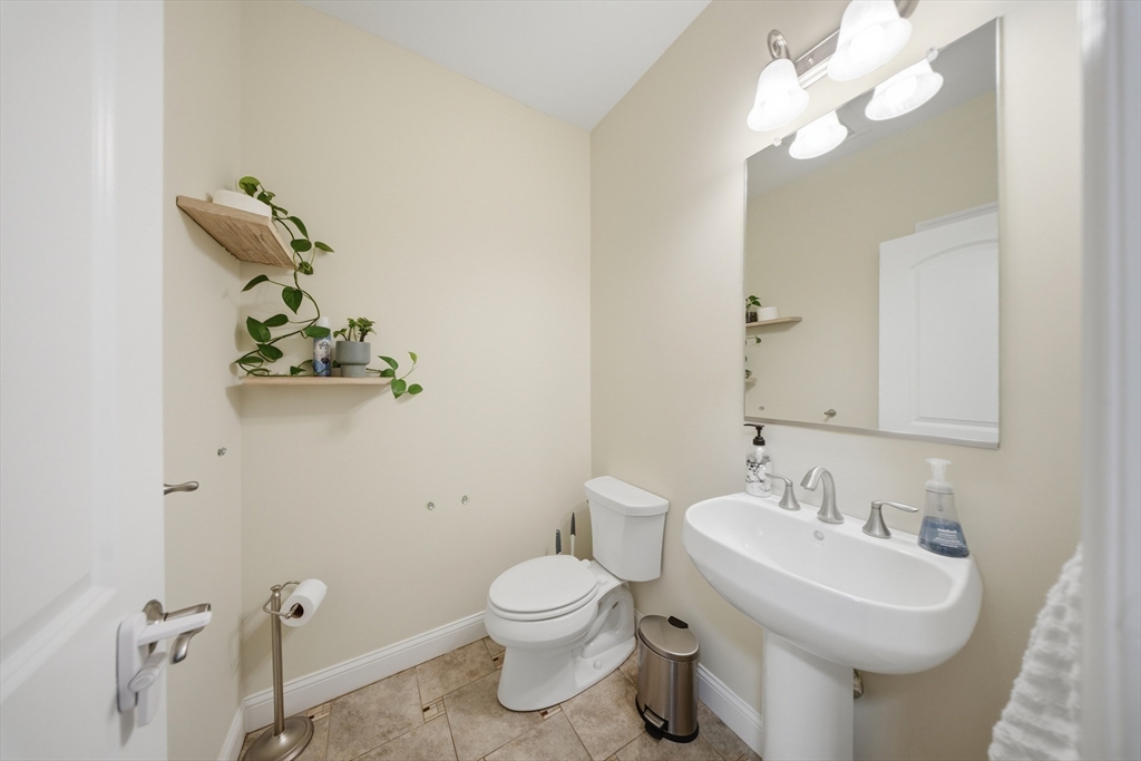 2 Williamsburg Way, Unit 2 Medway, MA 02053 - Photo 12 of 30