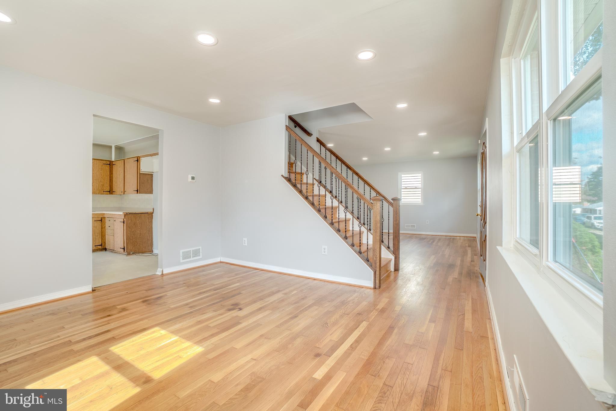 1414 Hallwood Road Baltimore, MD 21228 - Photo 14 of 44