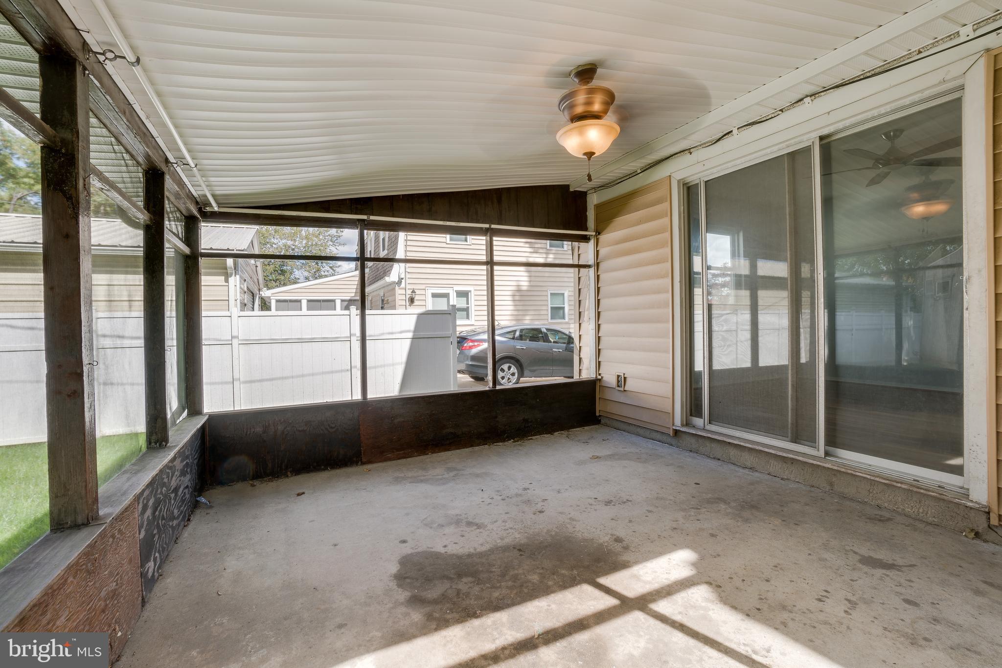 1414 Hallwood Road Baltimore, MD 21228 - Photo 15 of 44