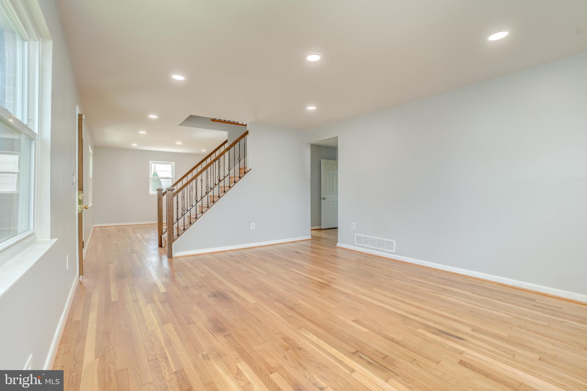1414 Hallwood Road Baltimore, MD 21228 - Photo 16 of 44