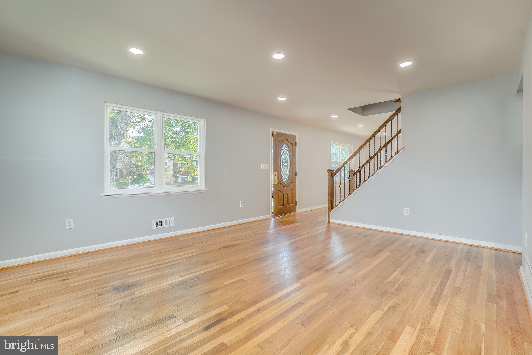 1414 Hallwood Road Baltimore, MD 21228 - Photo 17 of 44