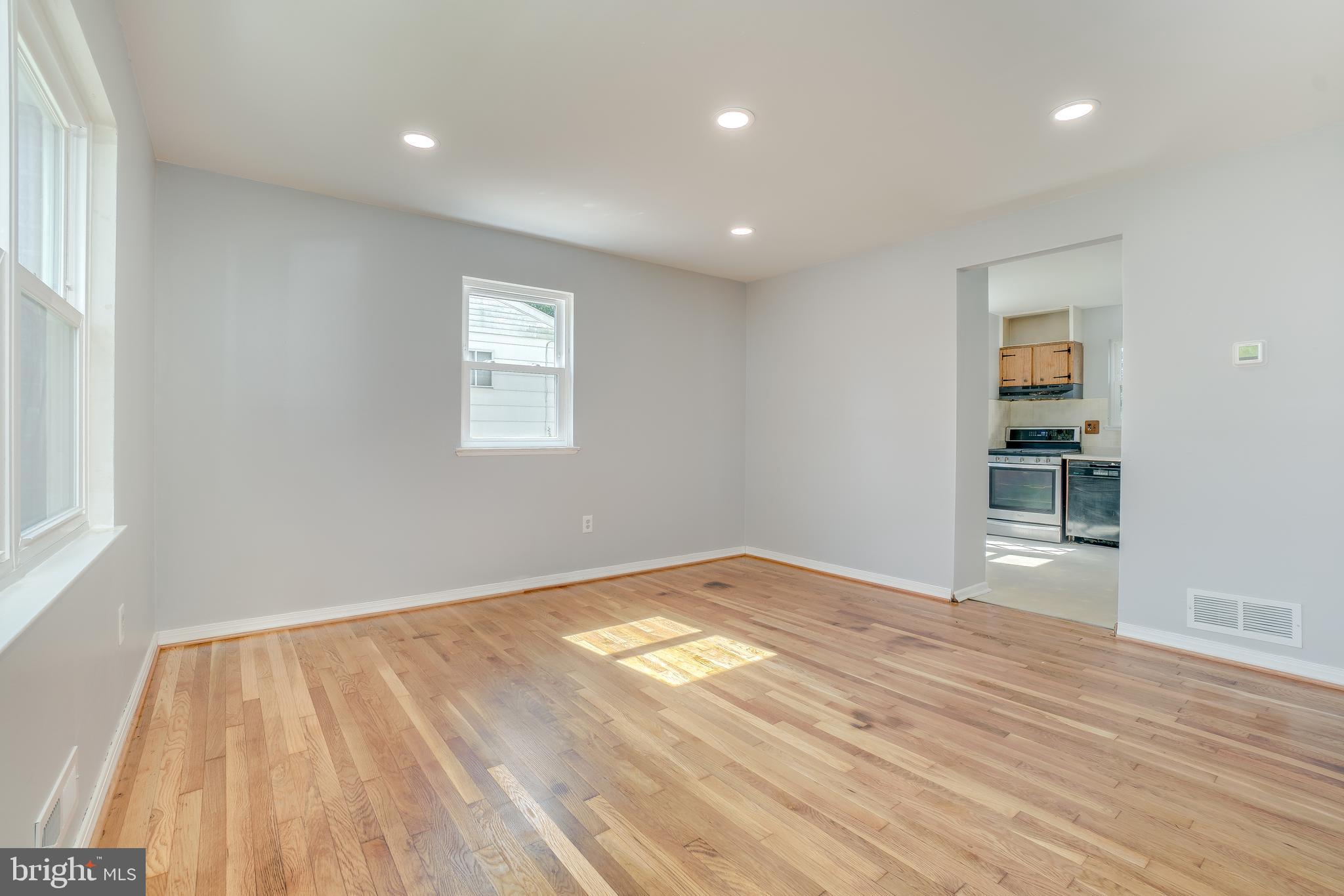 1414 Hallwood Road Baltimore, MD 21228 - Photo 18 of 44