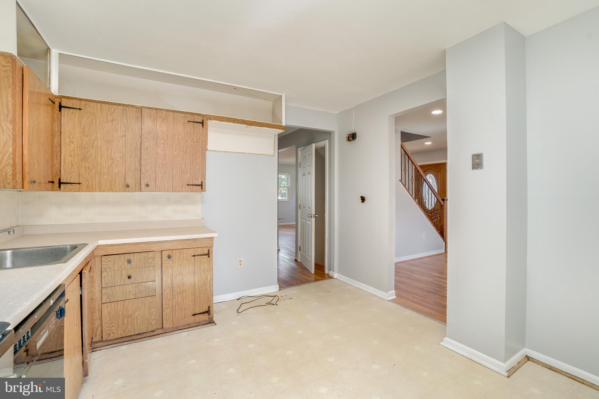 1414 Hallwood Road Baltimore, MD 21228 - Photo 20 of 44