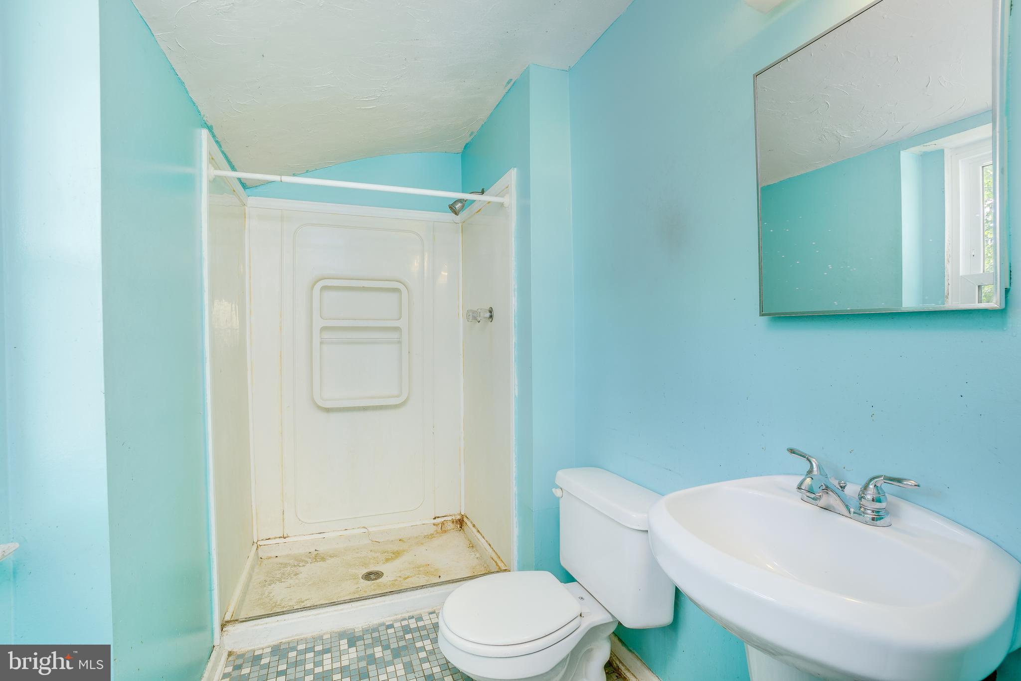 1414 Hallwood Road Baltimore, MD 21228 - Photo 26 of 44