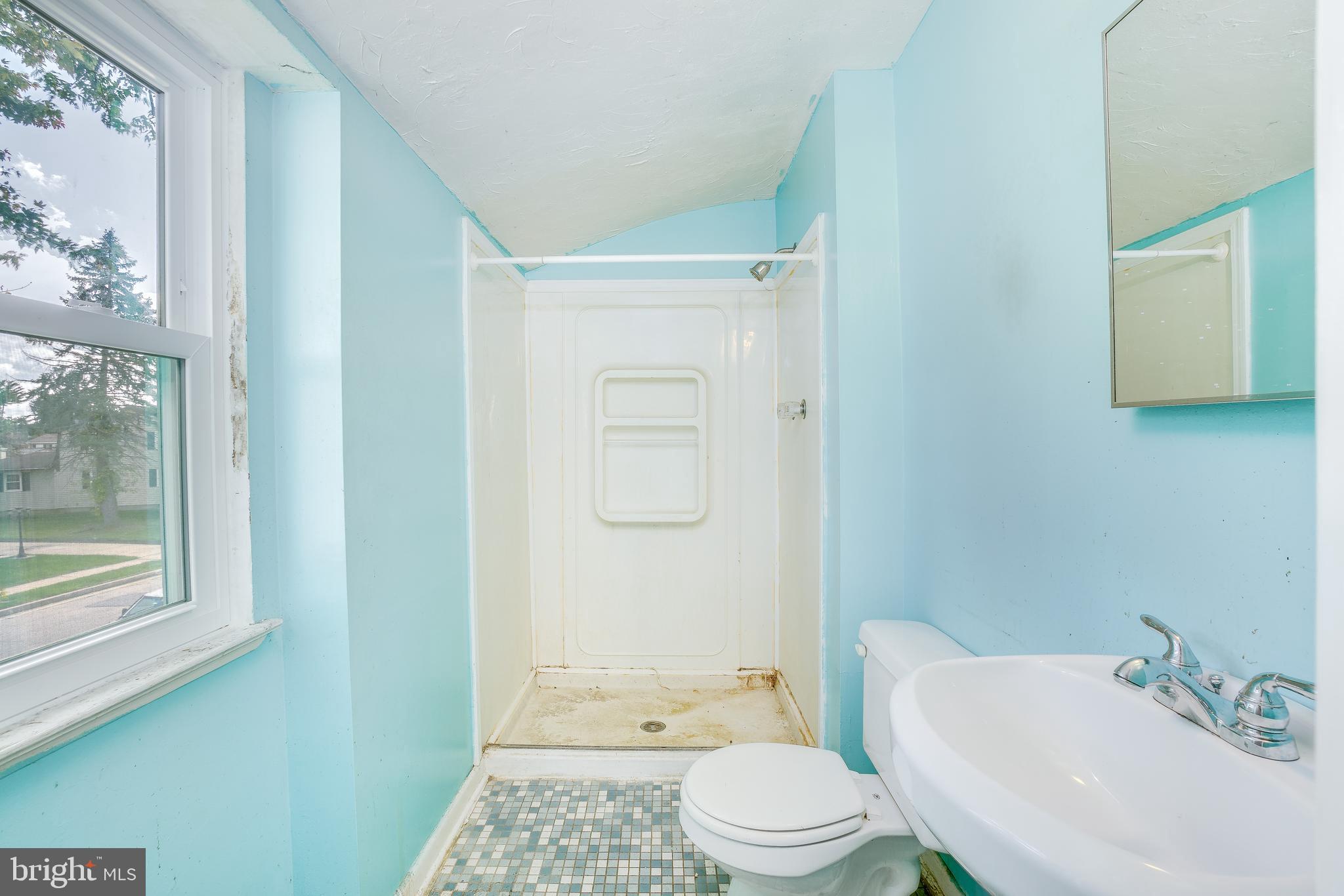 1414 Hallwood Road Baltimore, MD 21228 - Photo 27 of 44