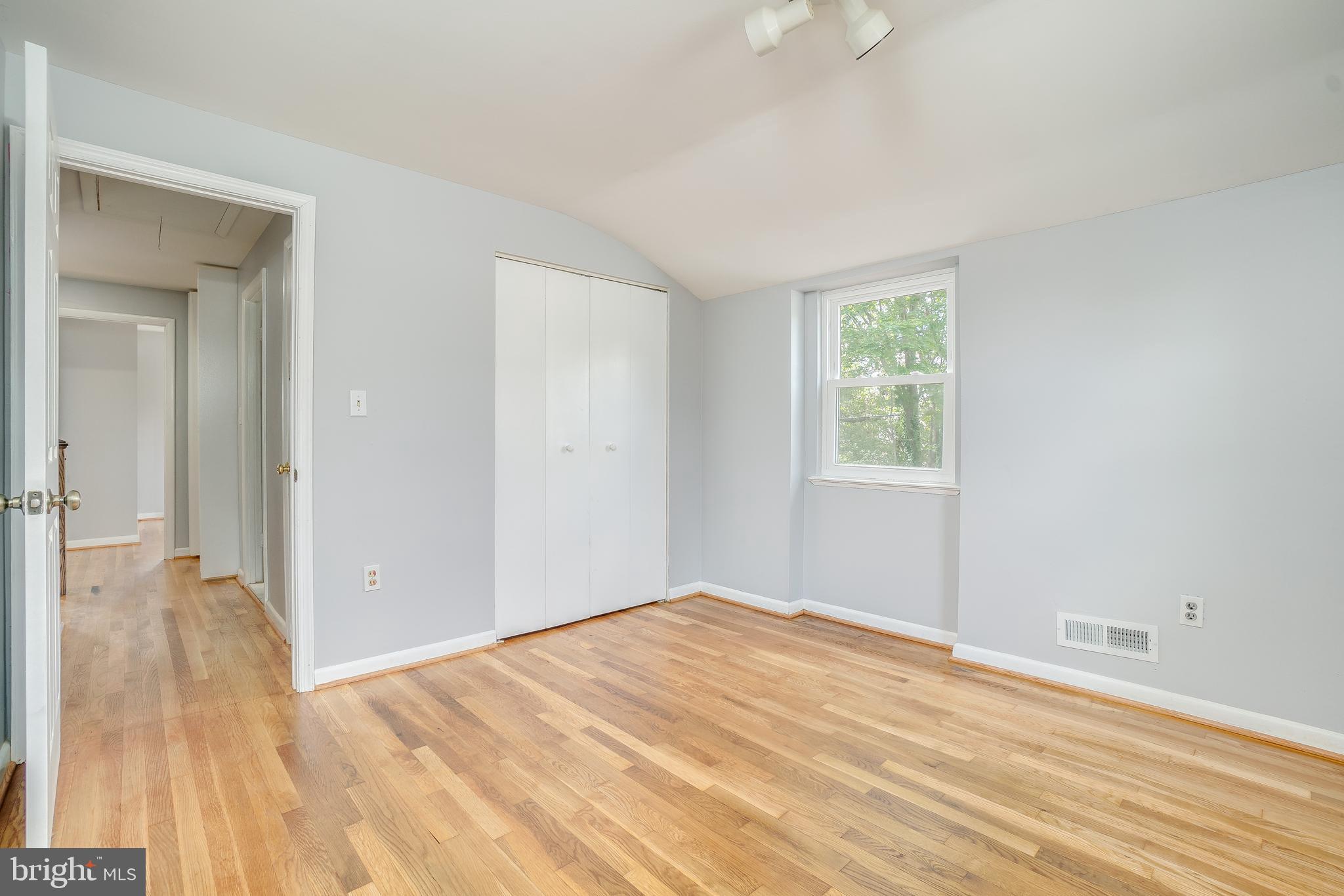 1414 Hallwood Road Baltimore, MD 21228 - Photo 28 of 44