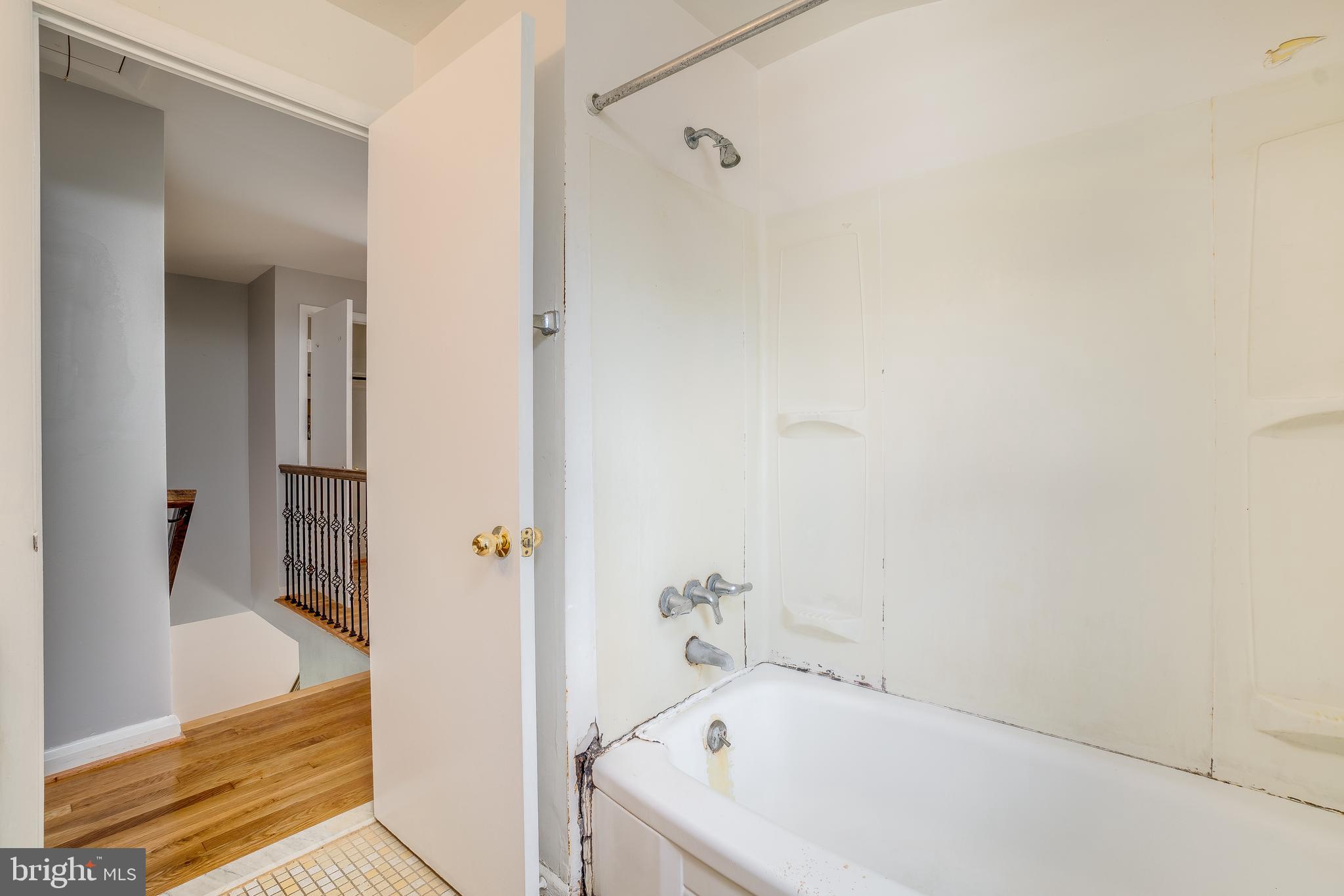 1414 Hallwood Road Baltimore, MD 21228 - Photo 31 of 44