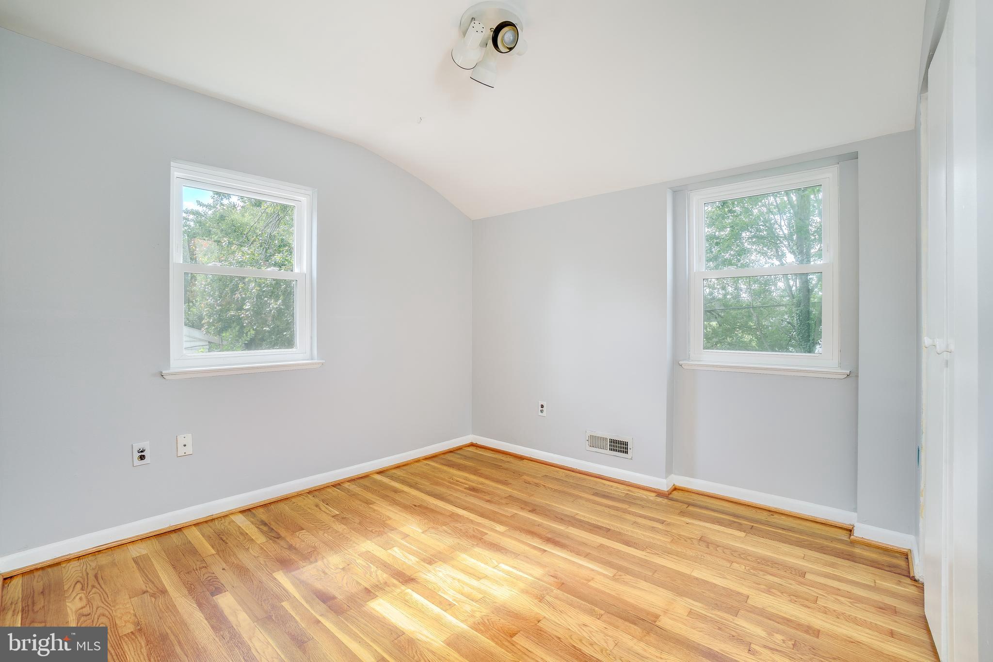 1414 Hallwood Road Baltimore, MD 21228 - Photo 32 of 44