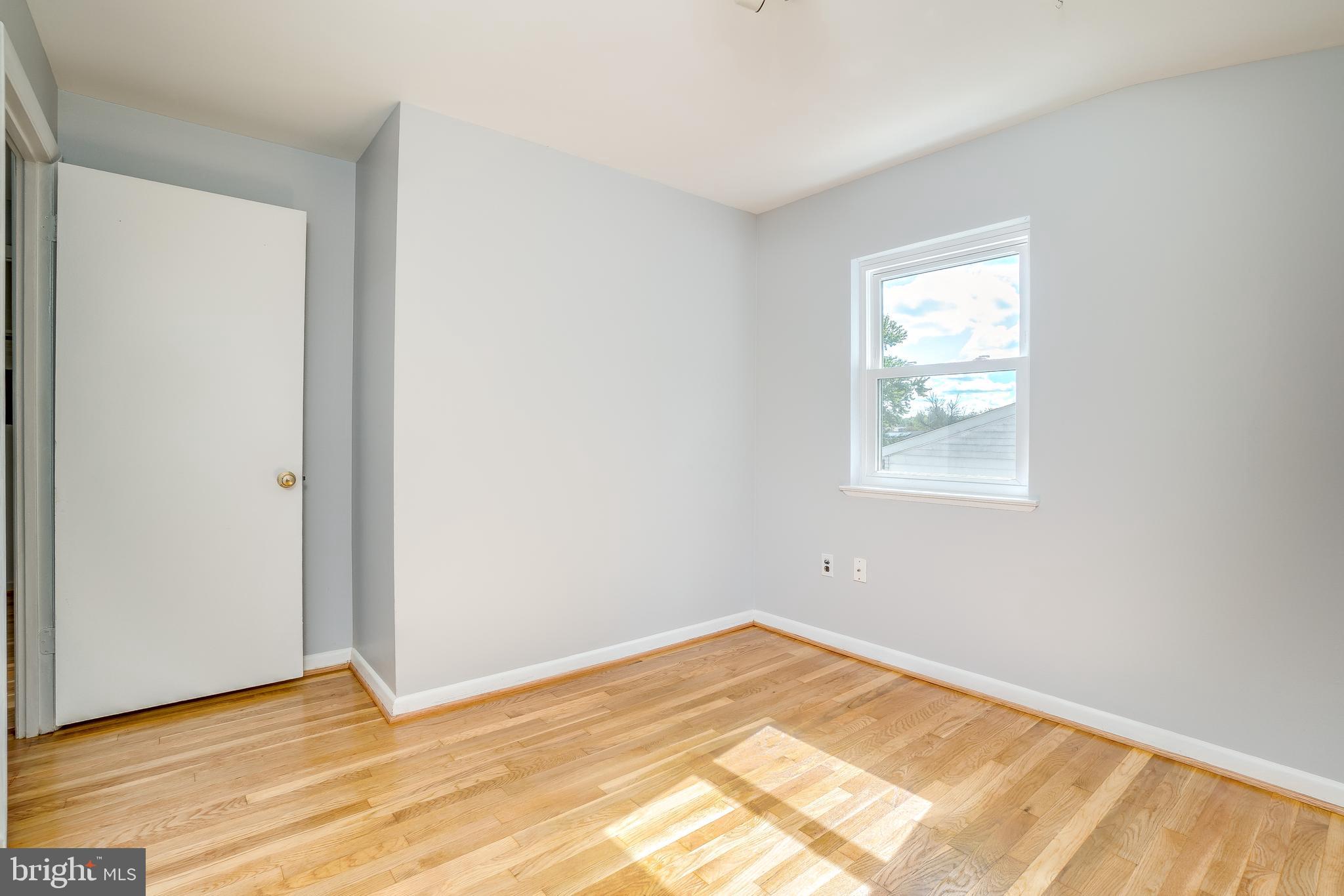 1414 Hallwood Road Baltimore, MD 21228 - Photo 33 of 44