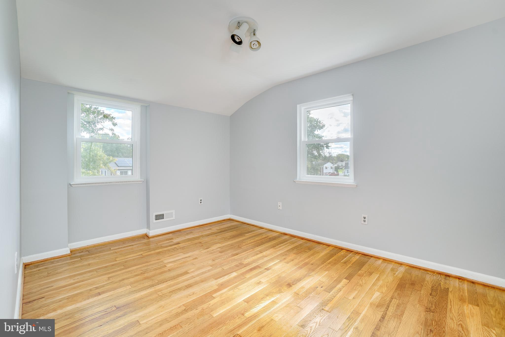 1414 Hallwood Road Baltimore, MD 21228 - Photo 34 of 44