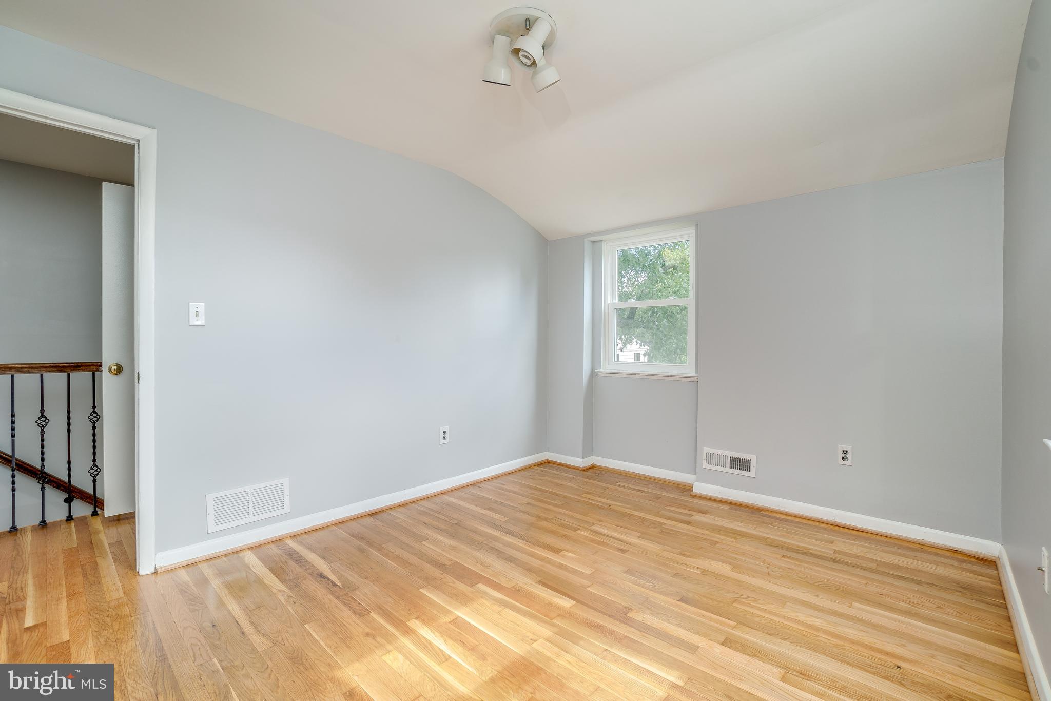 1414 Hallwood Road Baltimore, MD 21228 - Photo 35 of 44