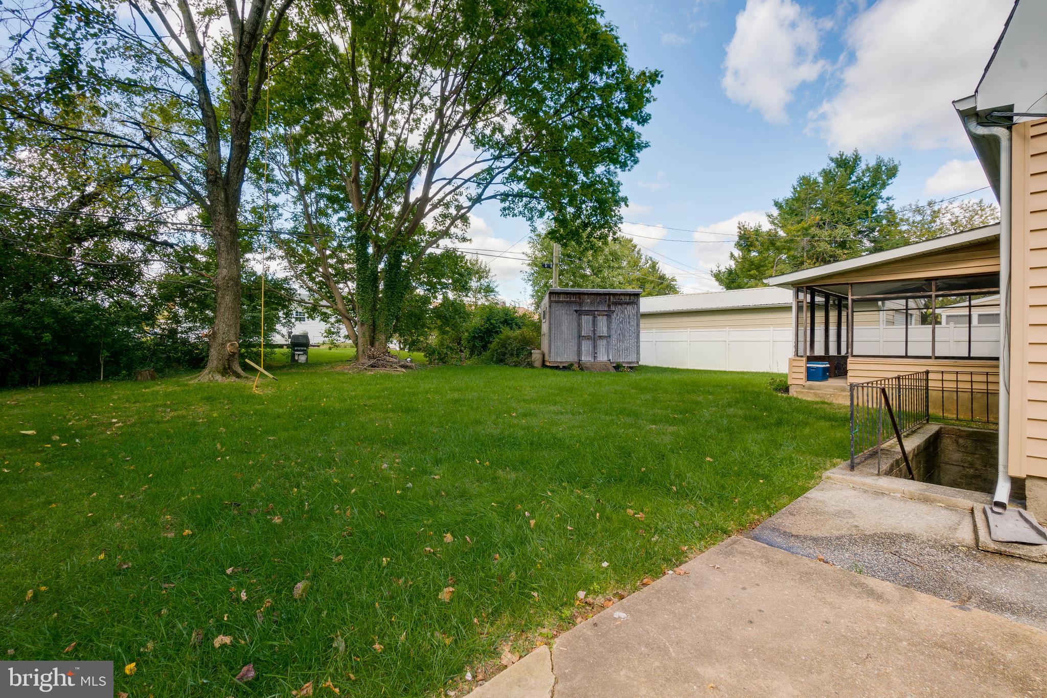 1414 Hallwood Road Baltimore, MD 21228 - Photo 41 of 44