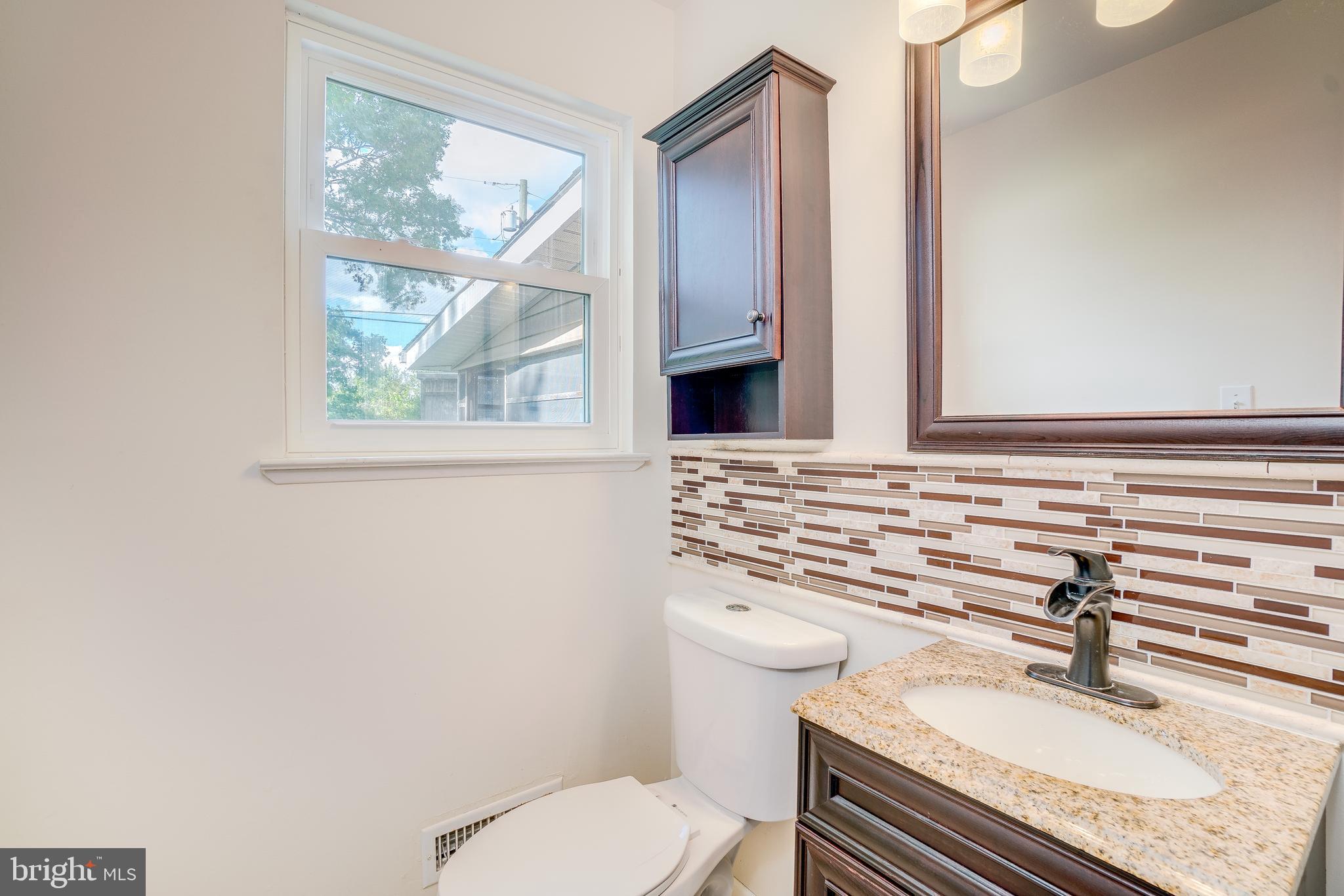 1414 Hallwood Road Baltimore, MD 21228 - Photo 6 of 44