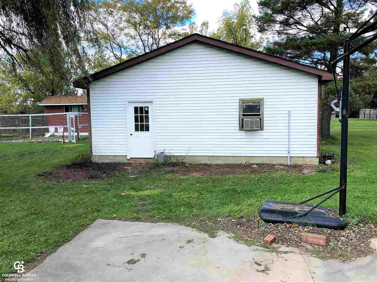 15690 Bryce Road Capac, MI 48014 - Photo 13 of 45 31397586-12.JPG