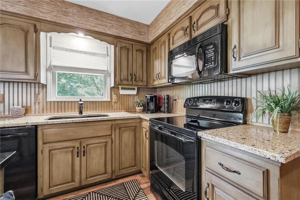 6626 Oak Ridge Drive Shawnee, KS 66217 - Photo 10 of 45