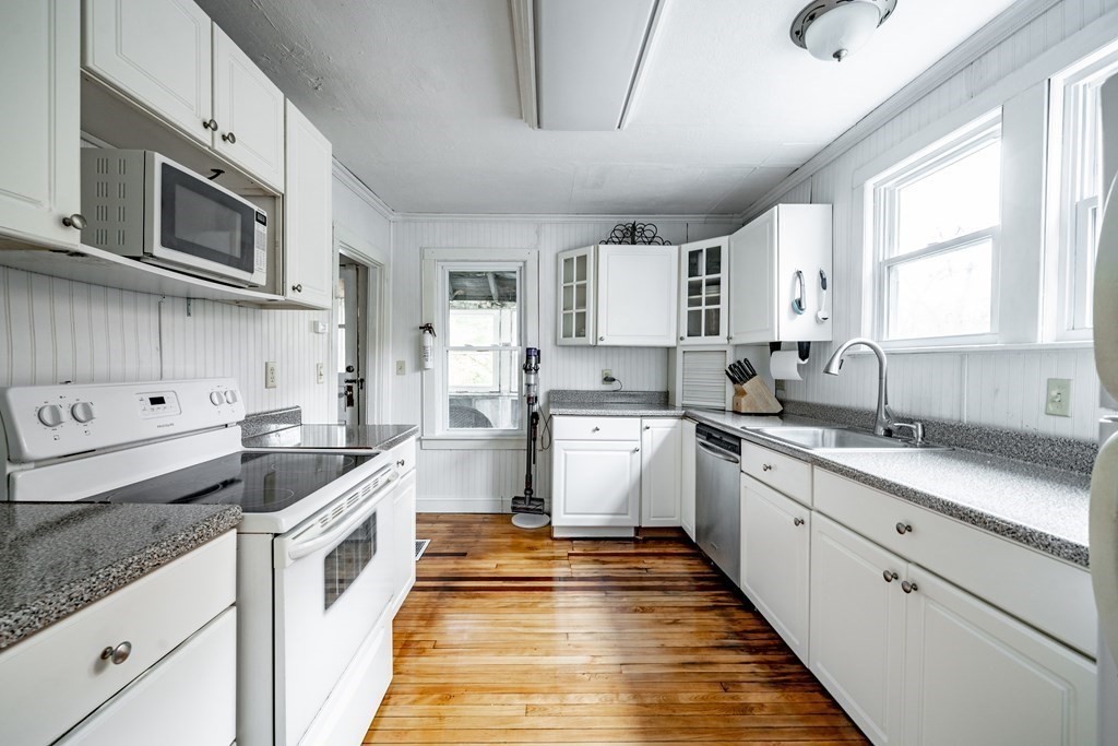 395 Wilbraham Road Hampden, MA 01036 - Photo 8 of 38 Gallery Image 8