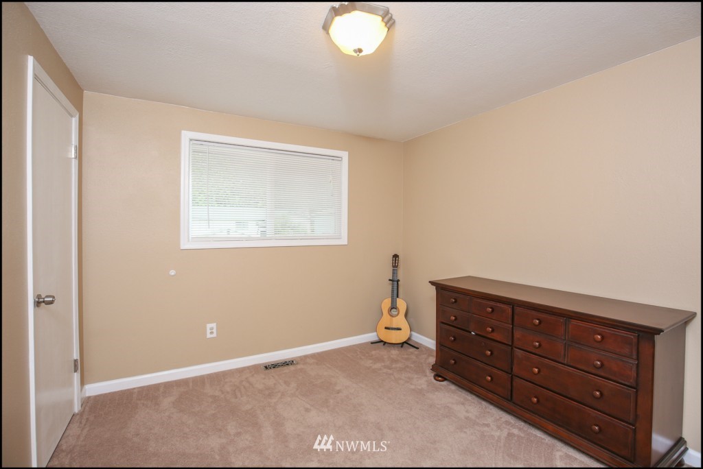 2206 172nd Place Southeast Bothell, WA 98012 - Photo 12 of 19