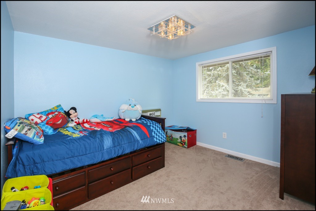 2206 172nd Place Southeast Bothell, WA 98012 - Photo 13 of 19