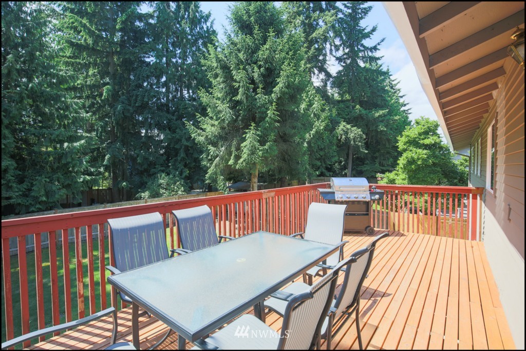 2206 172nd Place Southeast Bothell, WA 98012 - Photo 3 of 19