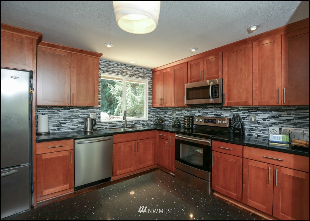2206 172nd Place Southeast Bothell, WA 98012 - Photo 5 of 19