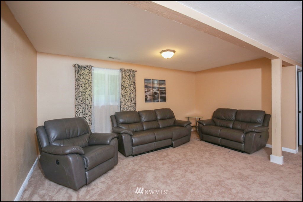 2206 172nd Place Southeast Bothell, WA 98012 - Photo 9 of 19