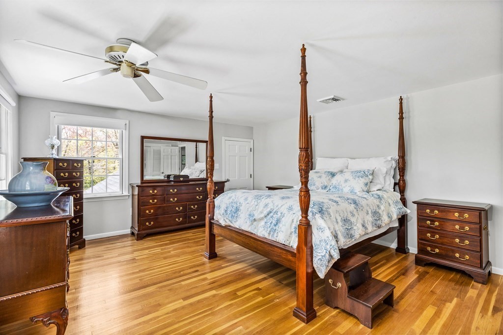 140 Gannett Road Scituate, MA 02066 - Photo 18 of 36