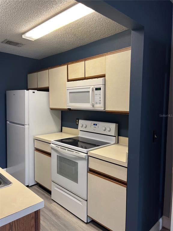 537 Sun Ridge Place, Unit 201 Altamonte Springs, FL 32714 - Photo 14 of 47